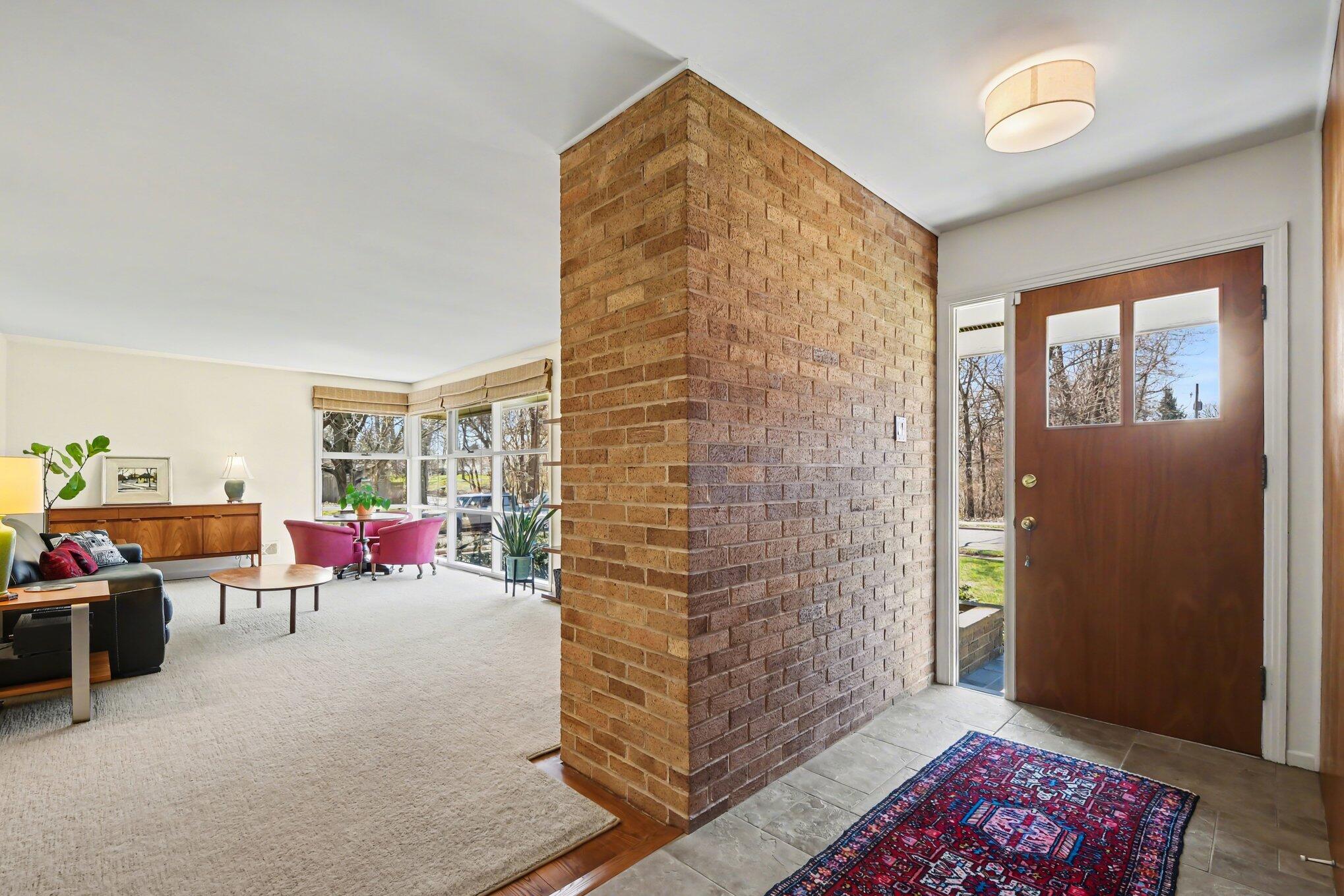 1064 Santa Cruz Drive SE