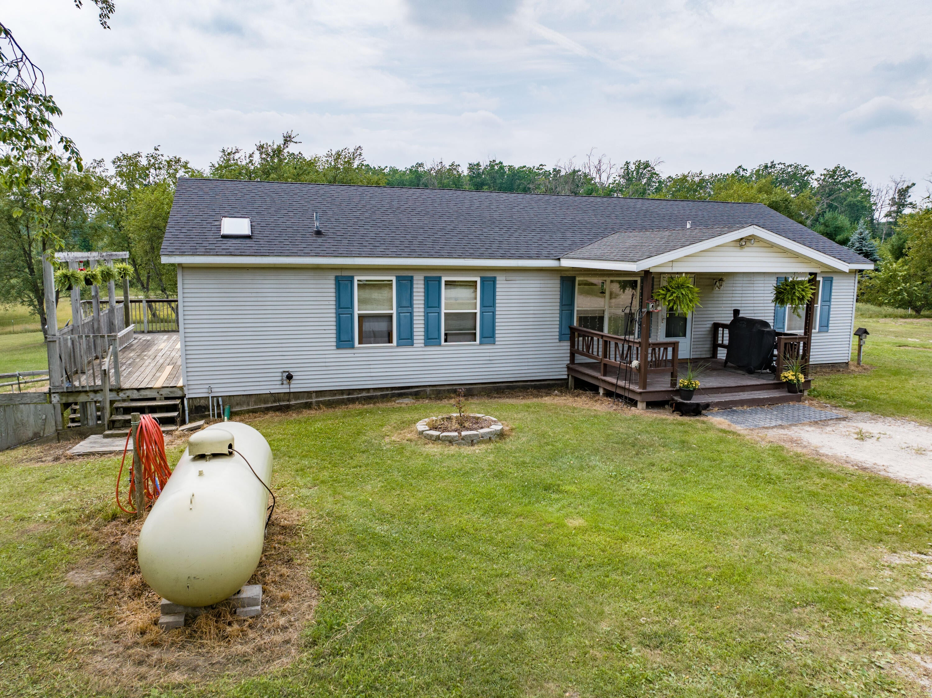 3542 Elbow Lake Road