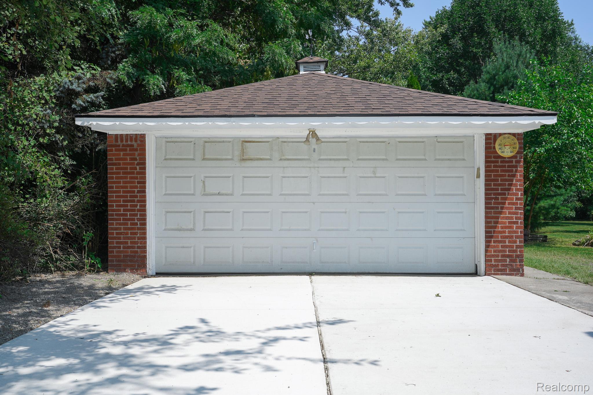 19071 Veronica Avenue