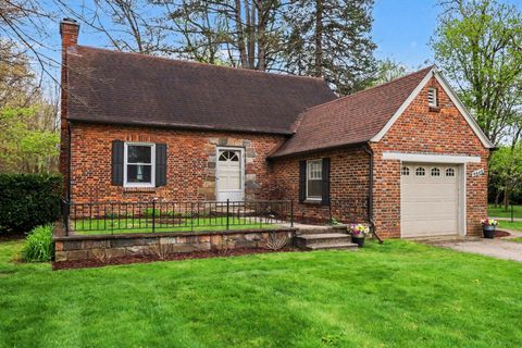 Photo of 9840 Hyne Road, Brighton Township, MI 48114 (MLS # 81026018747)