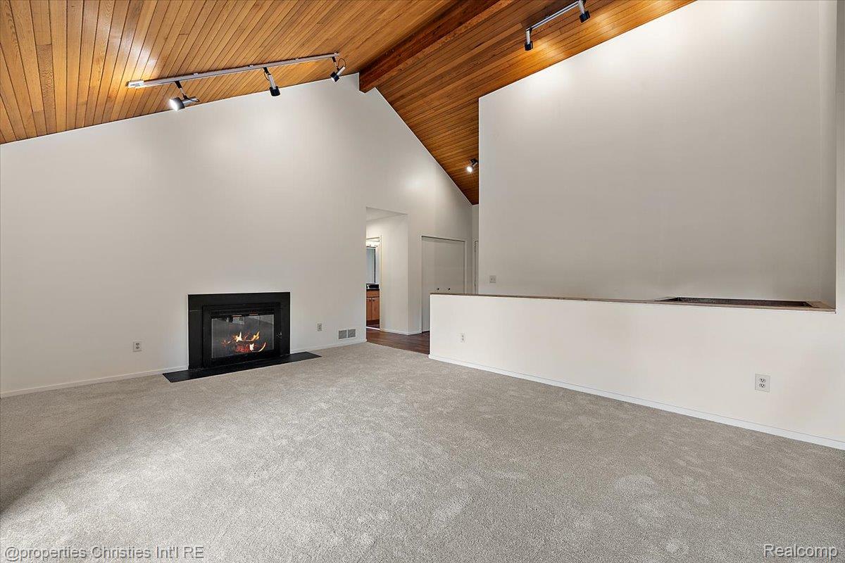 2 Eastbury Court