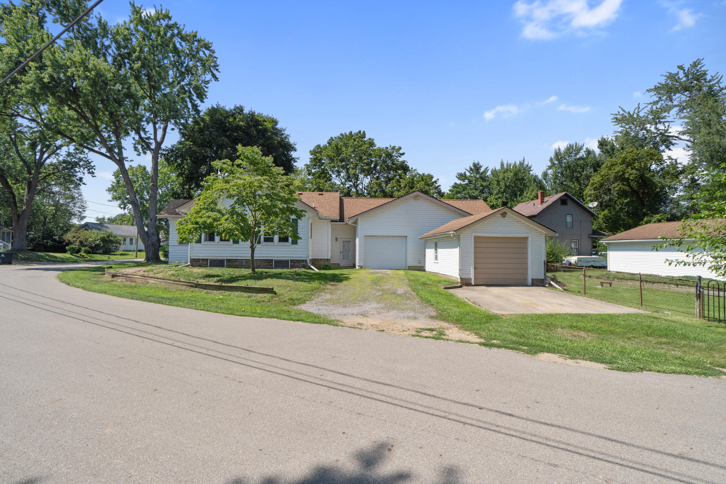 2637 Bow Street
