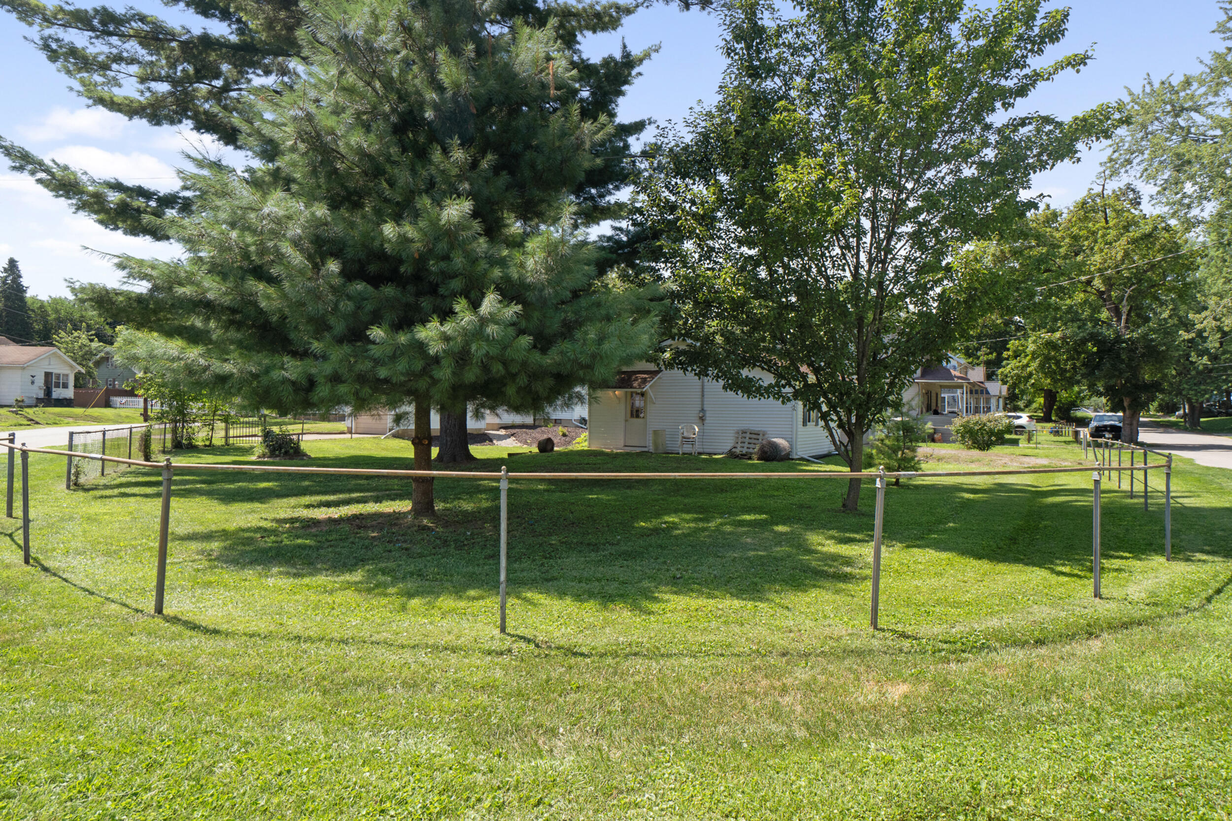 2637 Bow Street