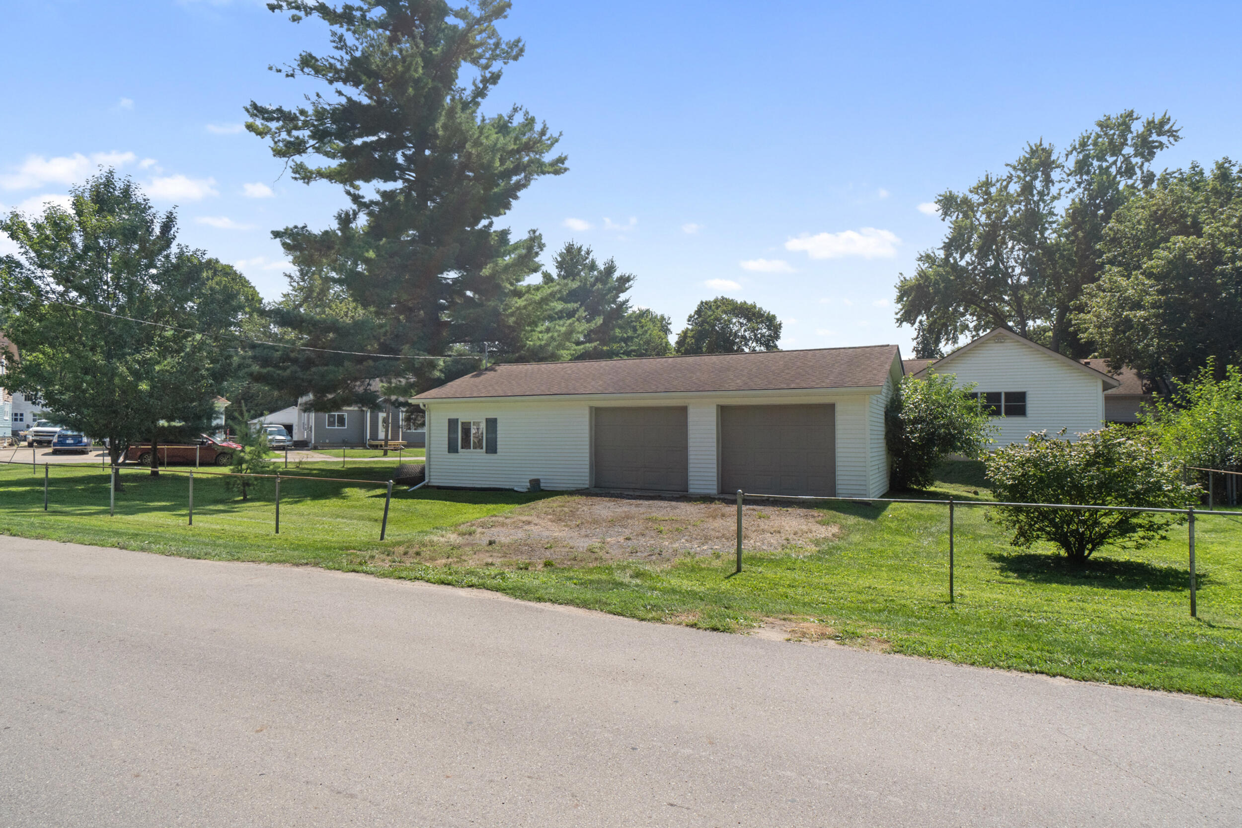 2637 Bow Street