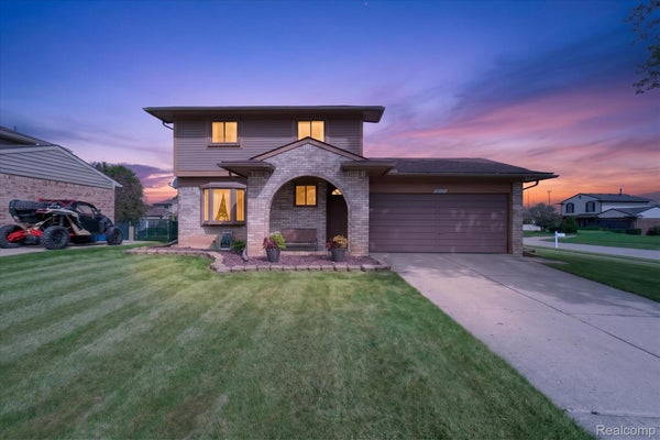 20110 RED CEDAR DR, BROWNSTOWN TWP, MI 48183 - Image b8d459075ad385c31ba52555d2d9ea5a/3025915564