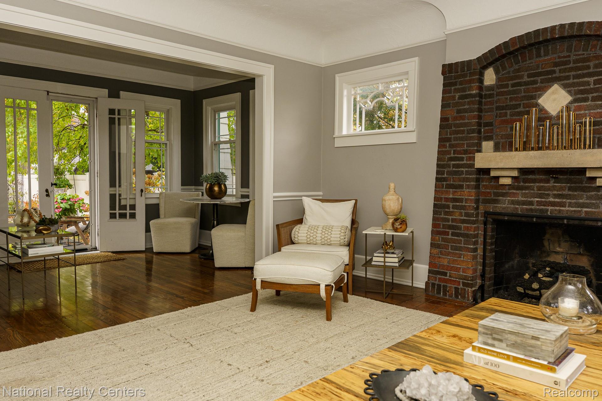 1027 W 11 Mile W Eleven Mile