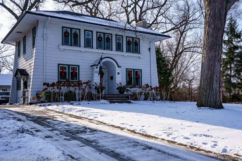 1027 W 11 Mile Royal Oak City MI 48067