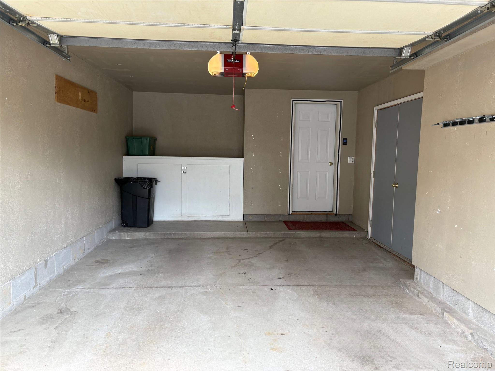 3541 Oakmonte Boulevard