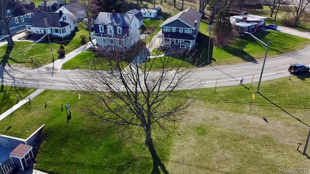 1018 River Road
