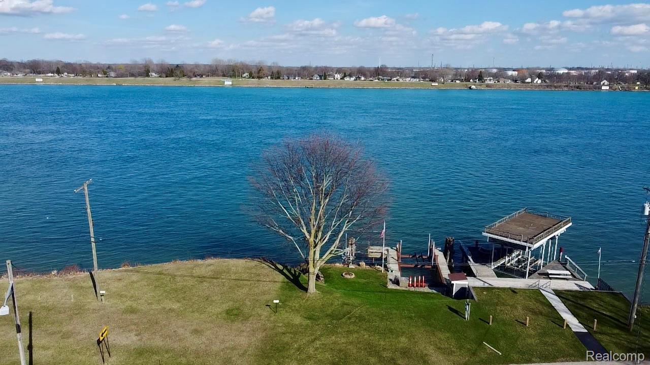 1018 River Road