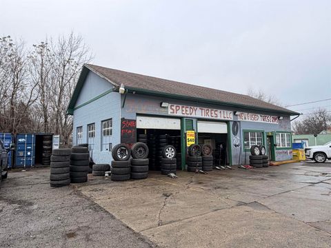 3302 Fenton Road Flint City MI 48507