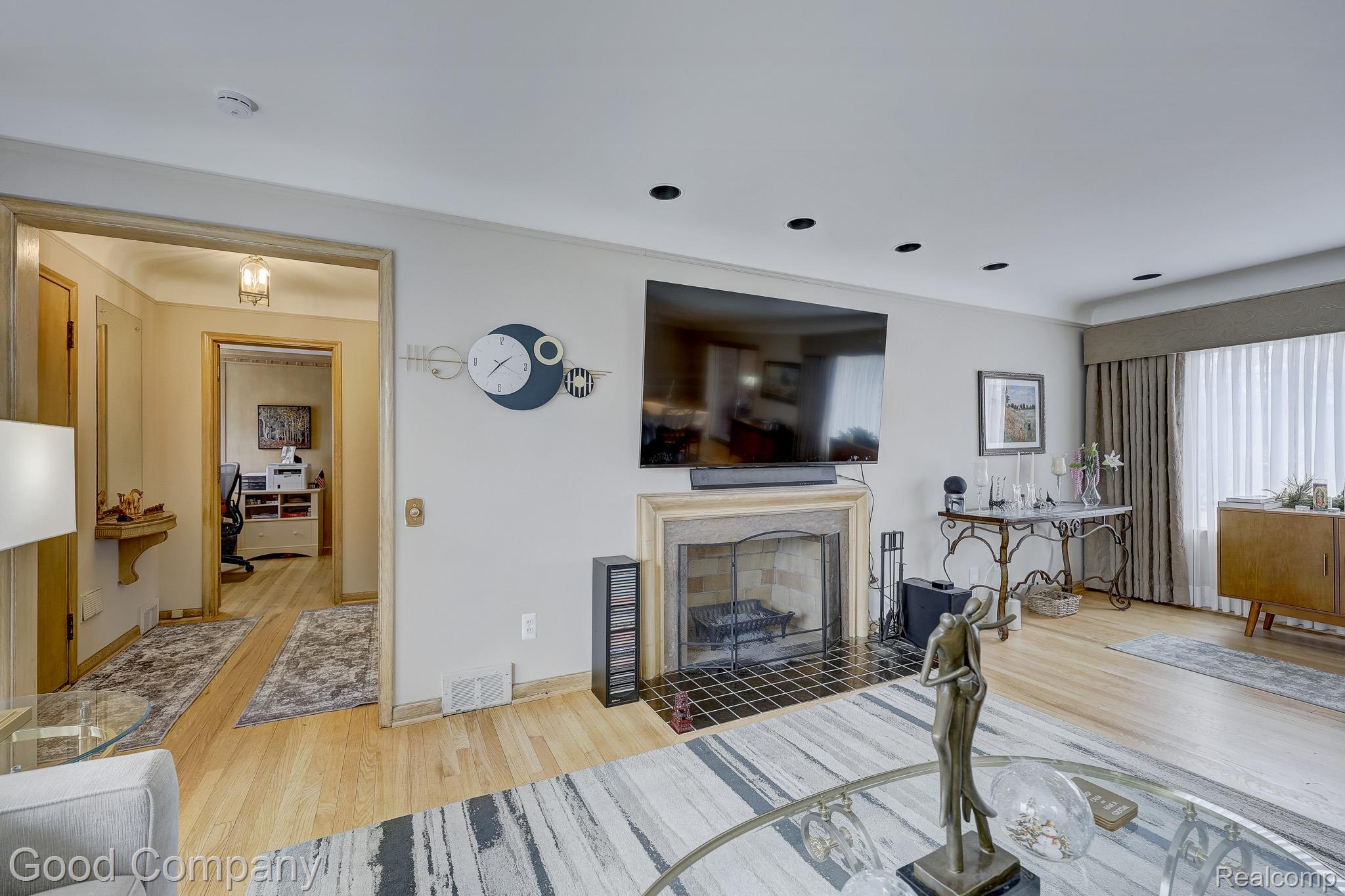 1557 Lochmoor Boulevard