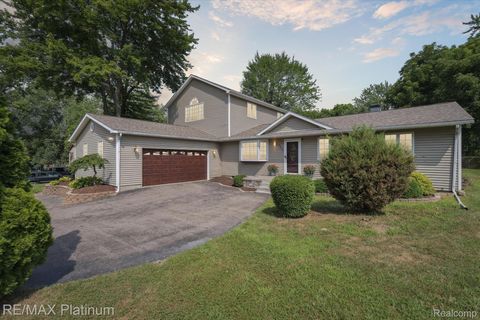 3302 Rolston Road Fenton City MI 48430