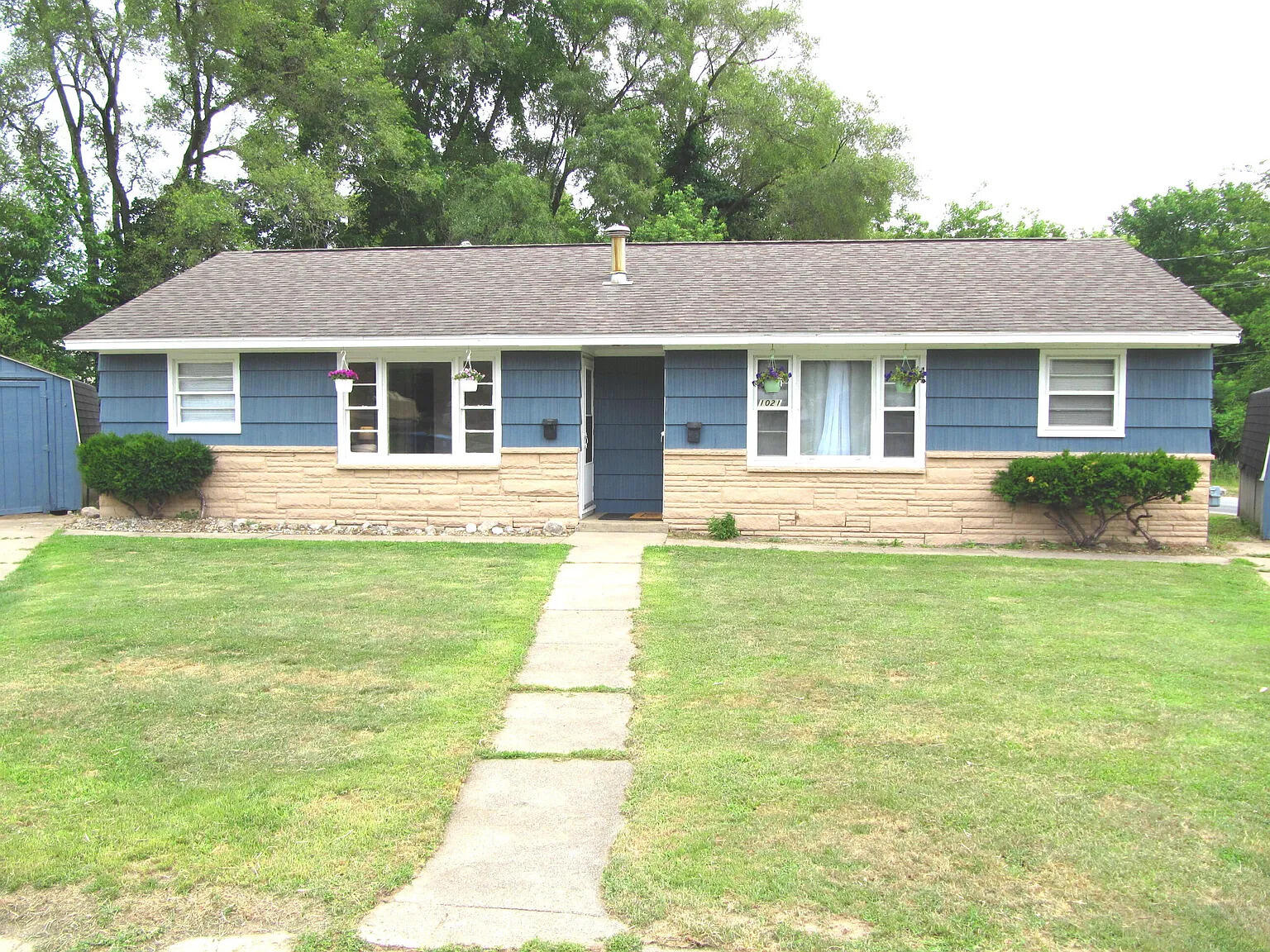 1021 Avondale Circle