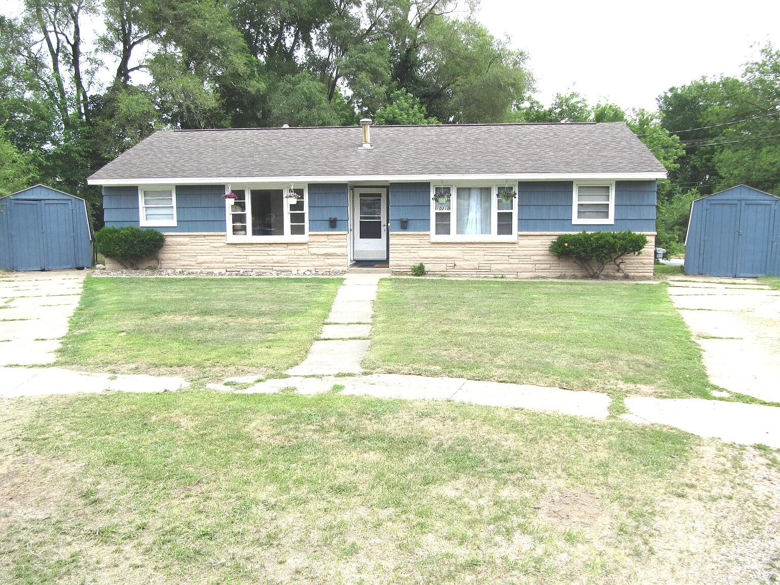 1021 Avondale Circle