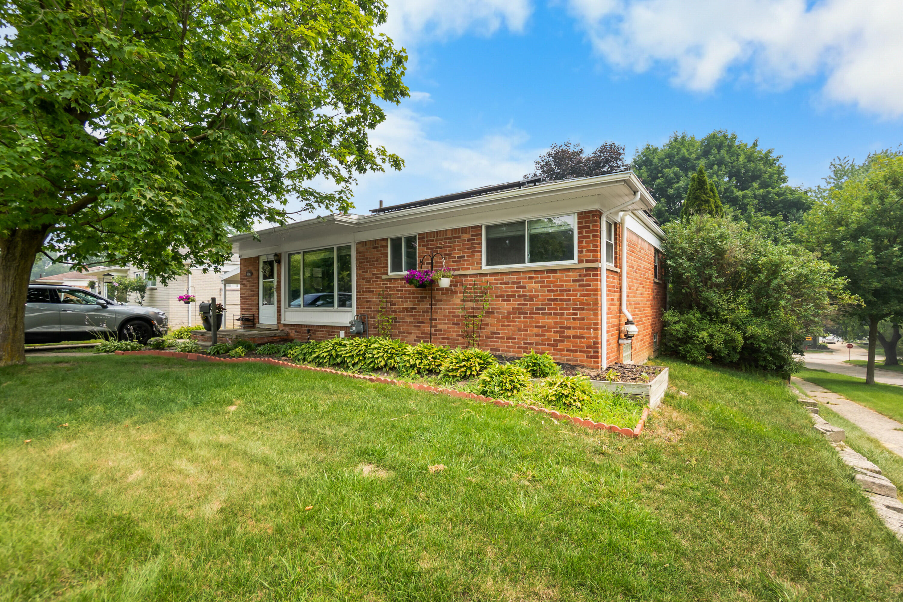 906 Squire Lane