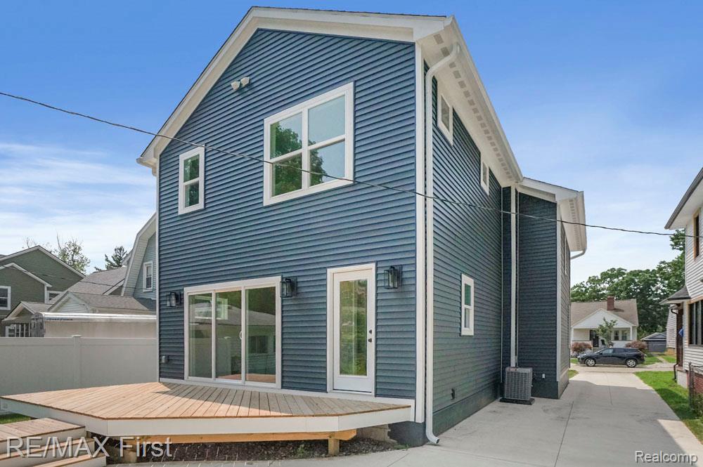 639 S BLAIR Avenue