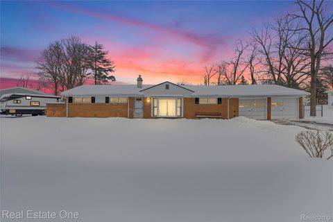 1632 Bolton Street Walled Lake City MI 48390