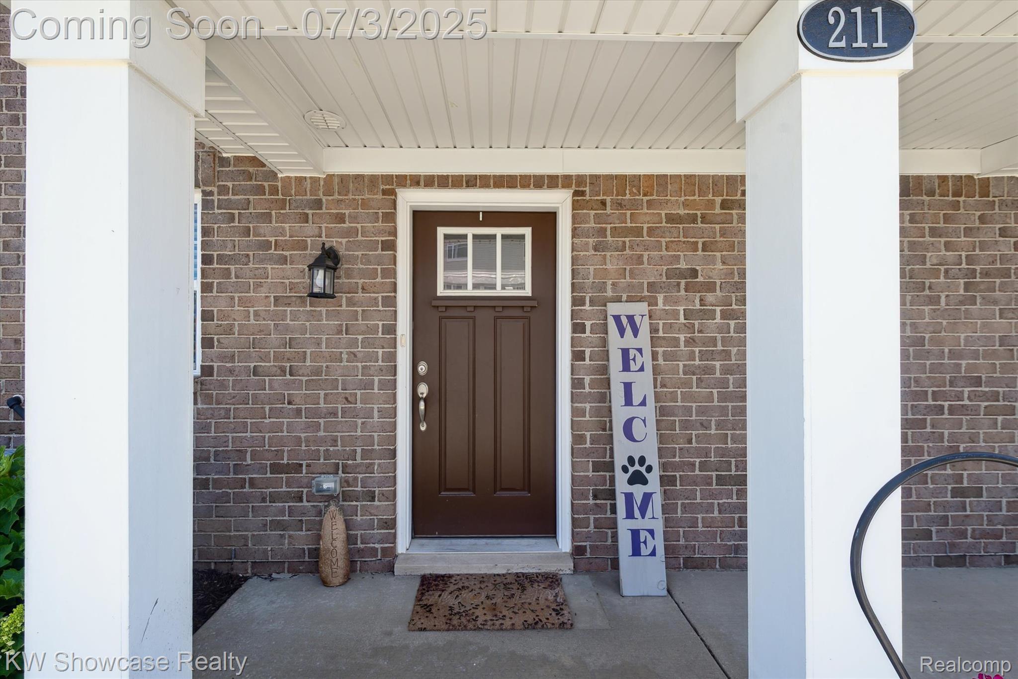 211 Monument Lane