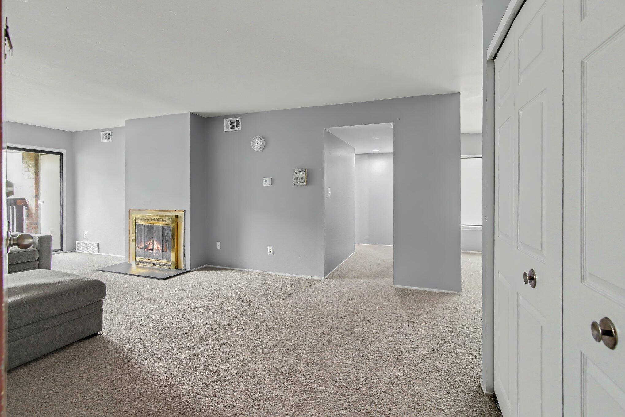 1225 S Maple Road 307