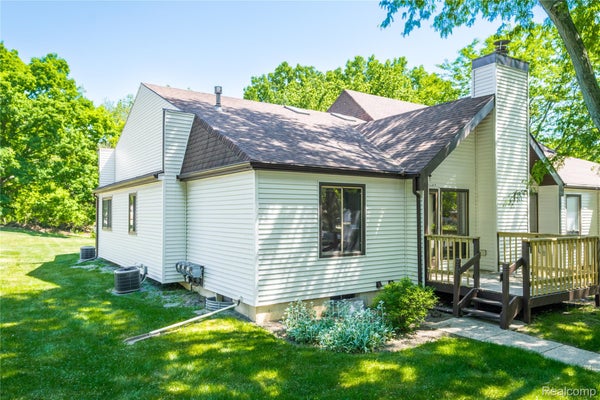 2925 STATEN AVE UNIT 6, LANSING, MI 48910 - Image b910bd8a5daf726dccbfa257a0685aef/1923411334
