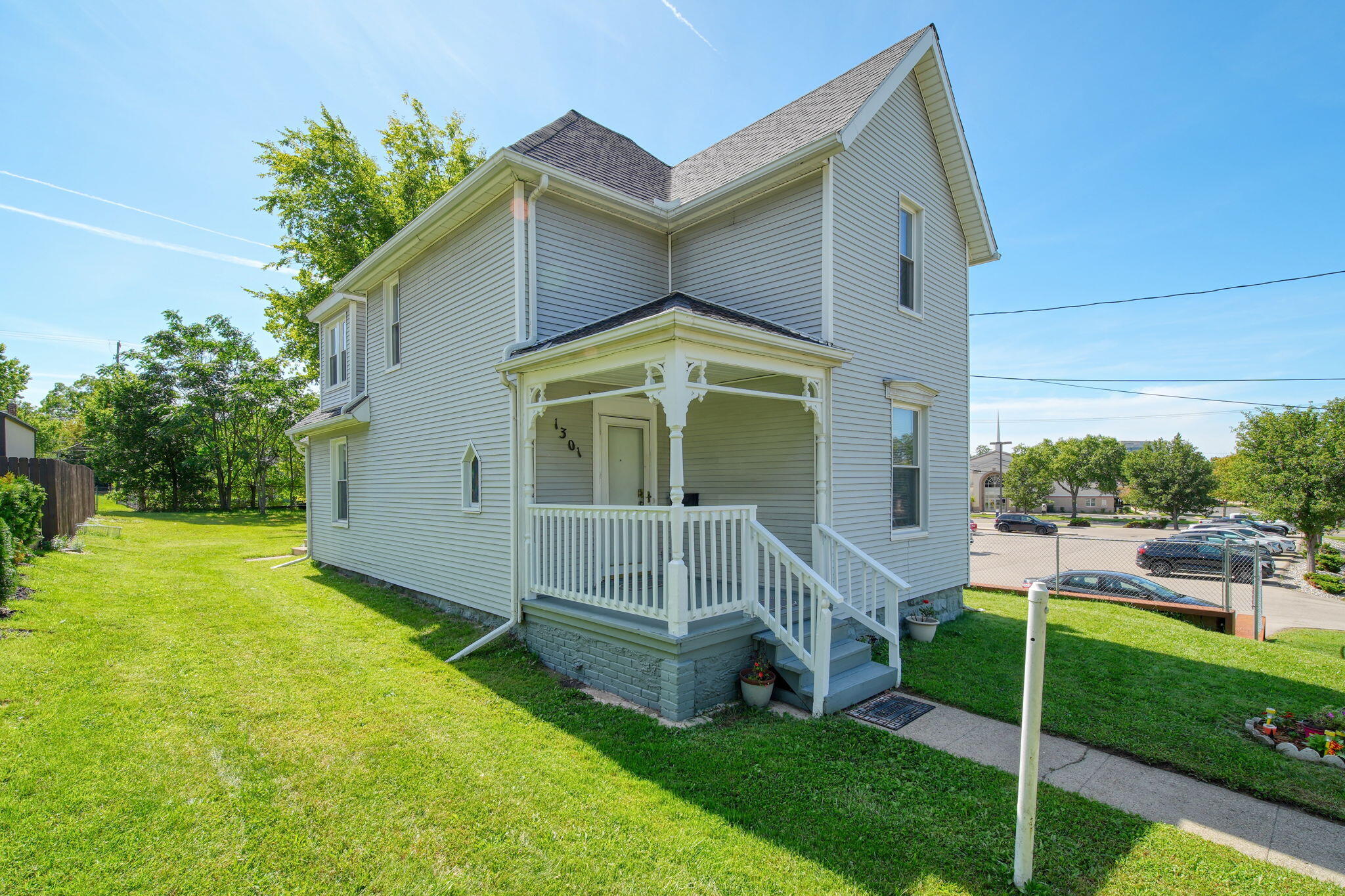 1301 Deyo Street