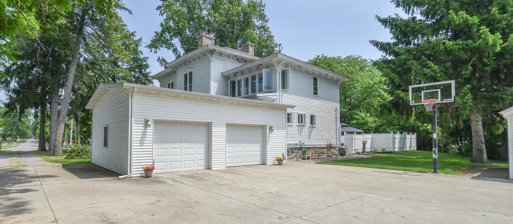 115 W Silver Street