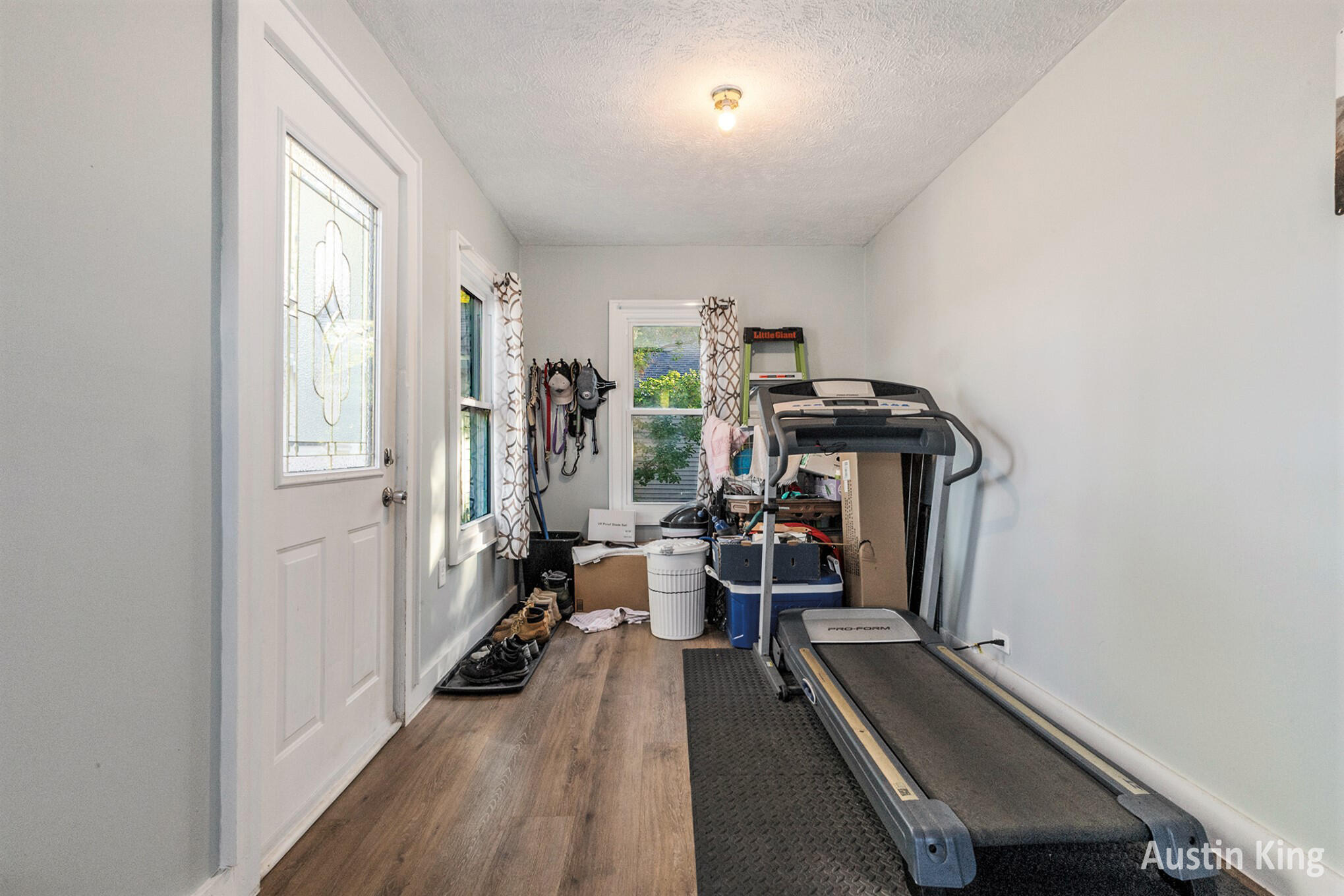 Grand Rapids City, Michigan 49503, United States, 3 Bedrooms Bedrooms, ,2 BathroomsBathrooms,Residential,Active,232638