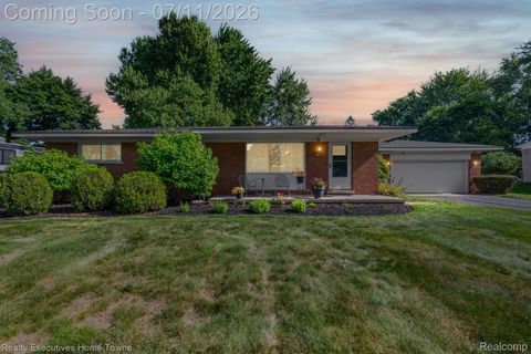 Photo of 5615 Althea Street, Shelby Charter Township, MI 48316 (MLS # 20261051398)