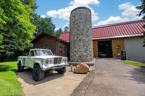 Photo of 3486 W Drahner Road, Oxford Charter Township, MI 48371 (MLS # 20261053381)