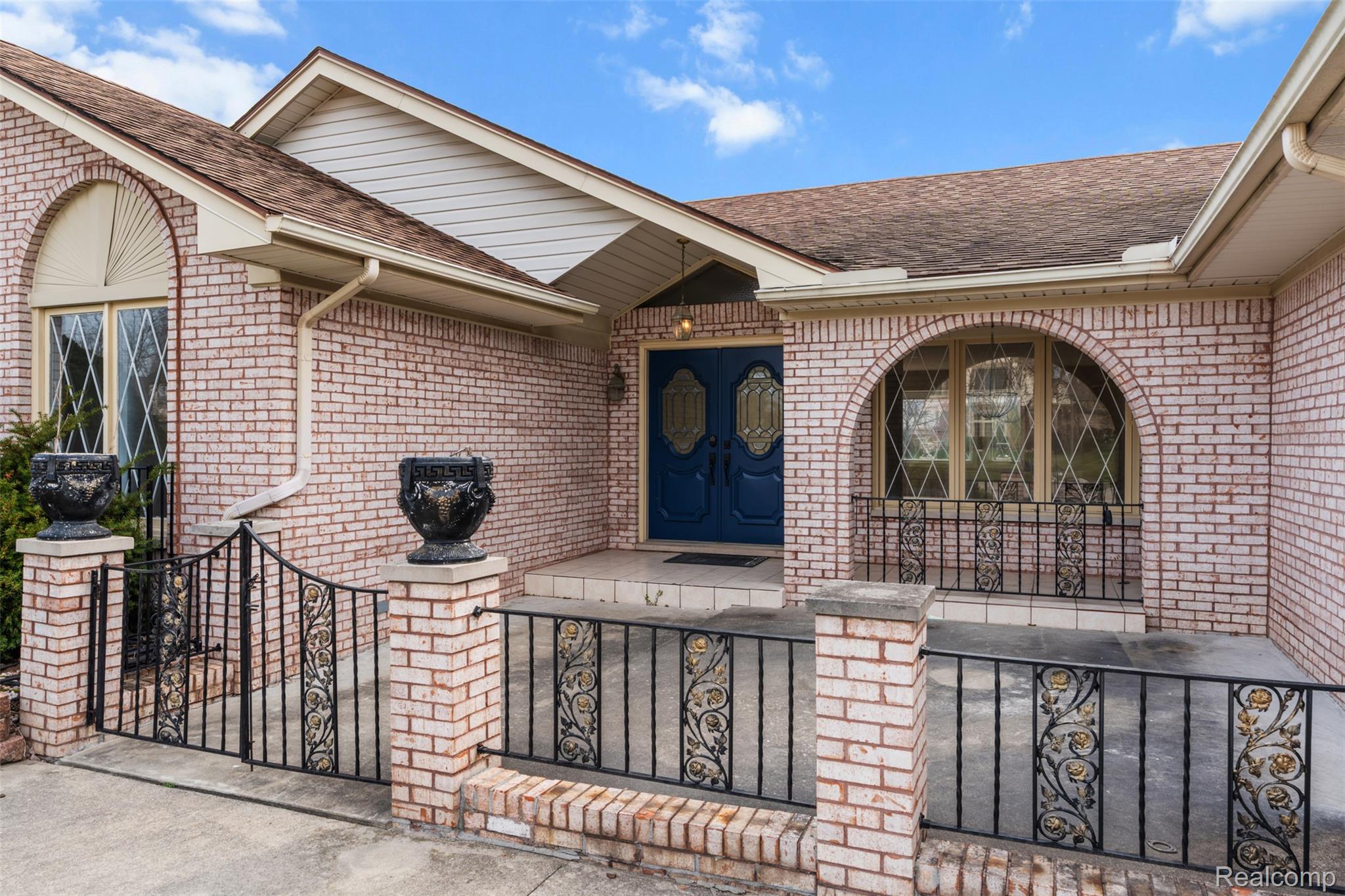 20154 Riverside Drive