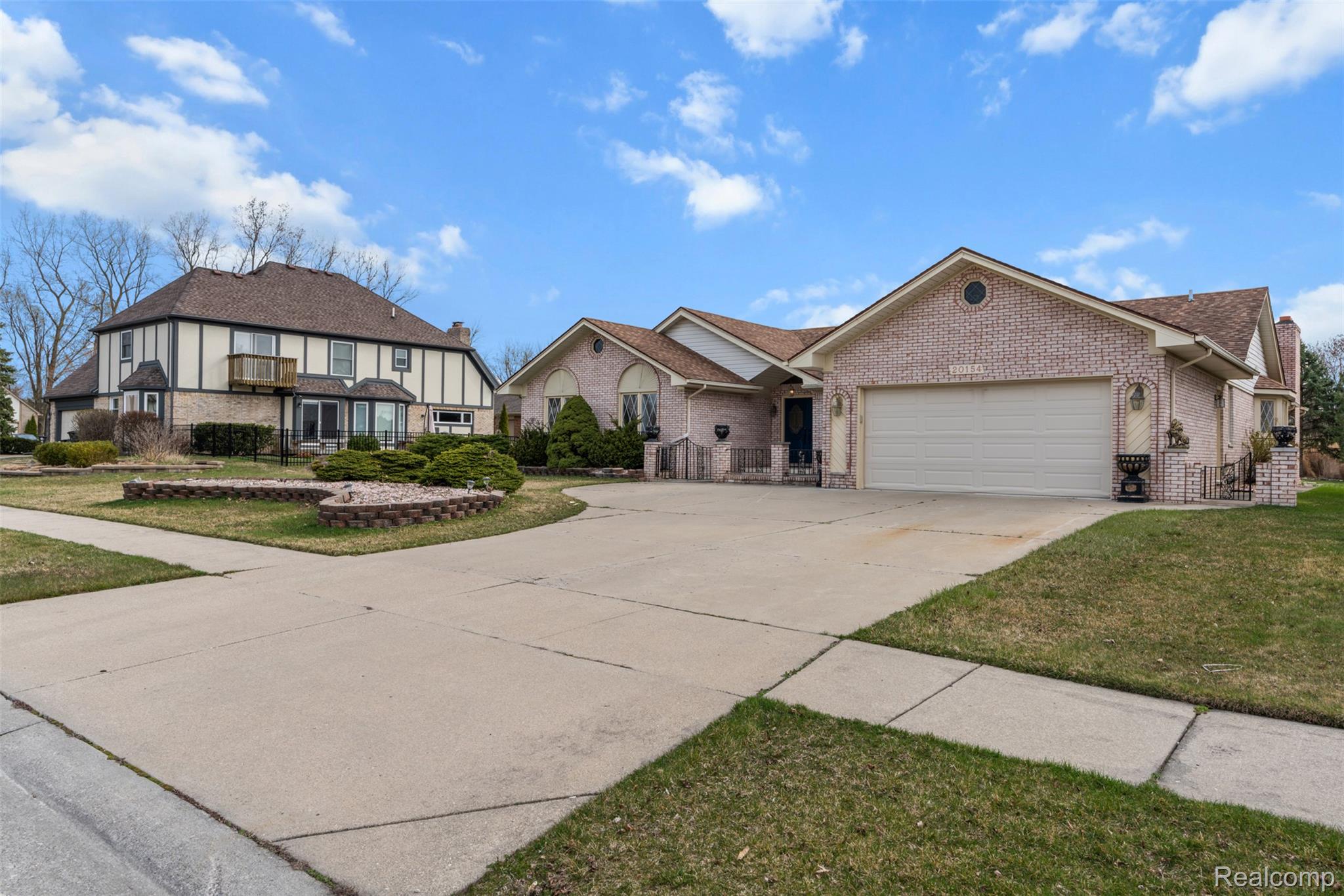 20154 Riverside Drive