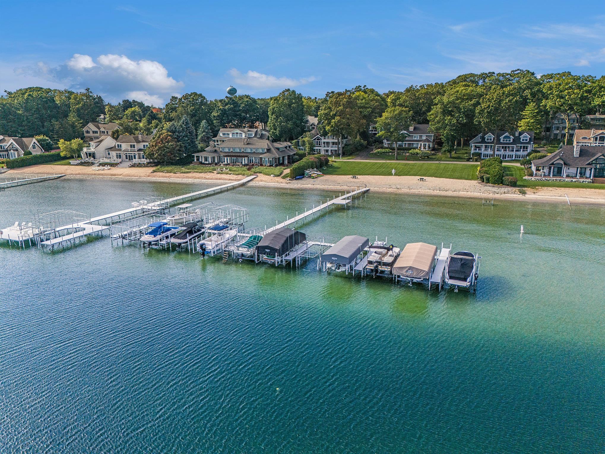 121 C and O Club Drive