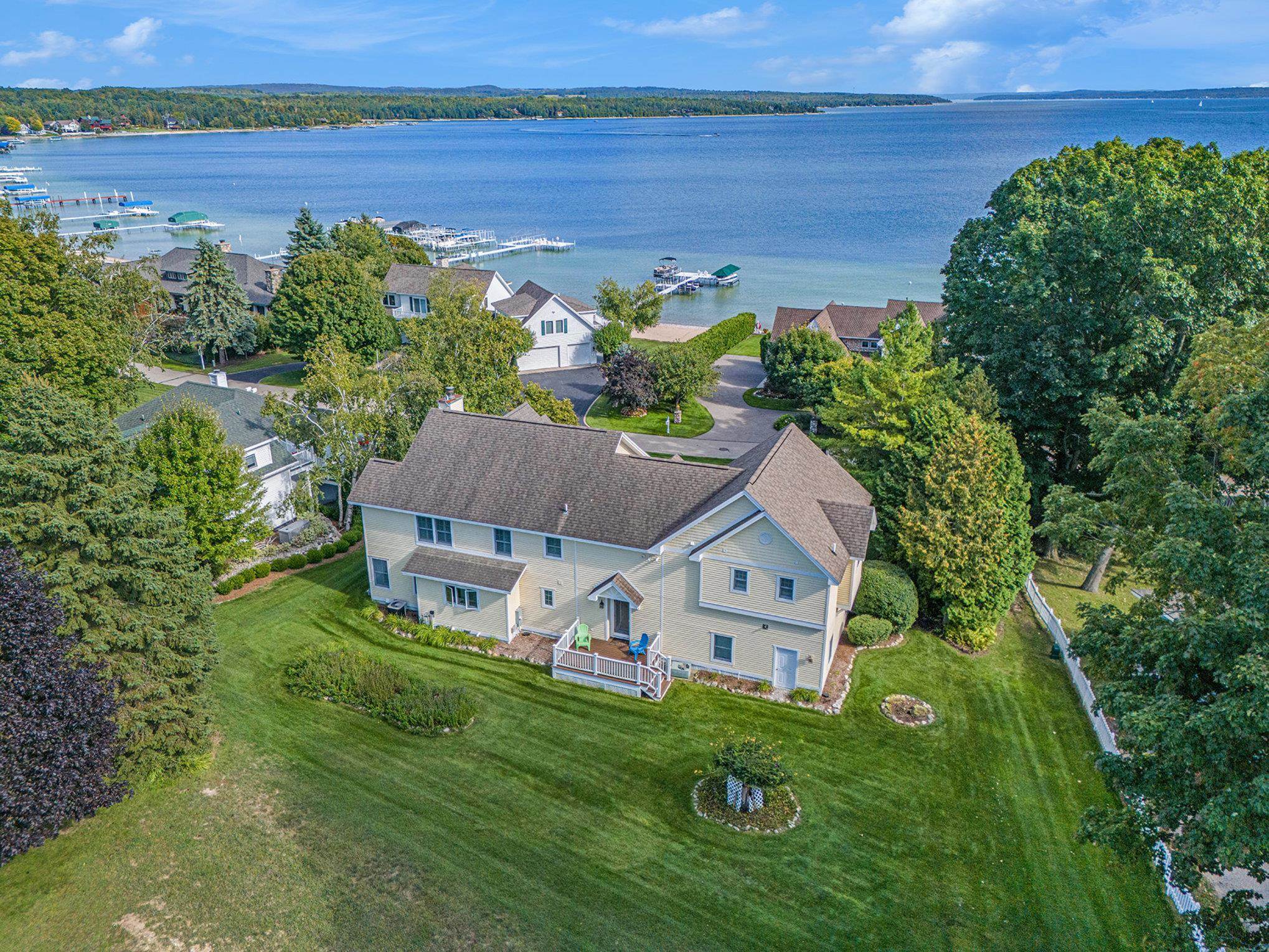 121 C and O Club Drive