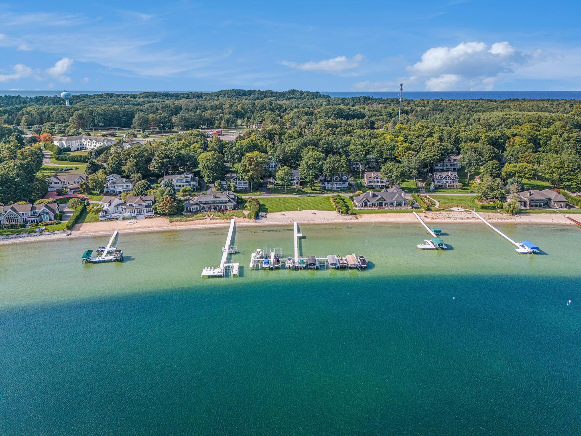 121 C and O Club Drive