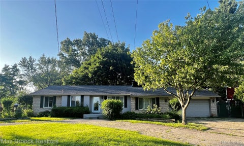 Photo of 2103 Virginia Drive, Troy City, MI 48083 (MLS # 20261050396)