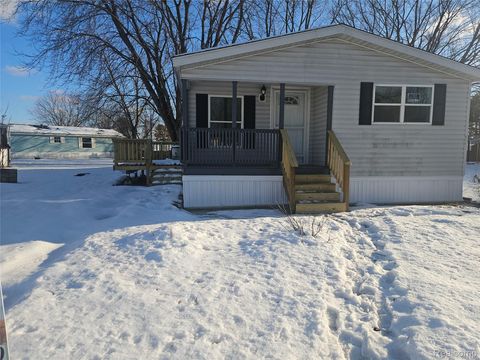 Photo of 6274 Cree Ct, Genesee Charter Township, MI 48506 (MLS # 20251060947)