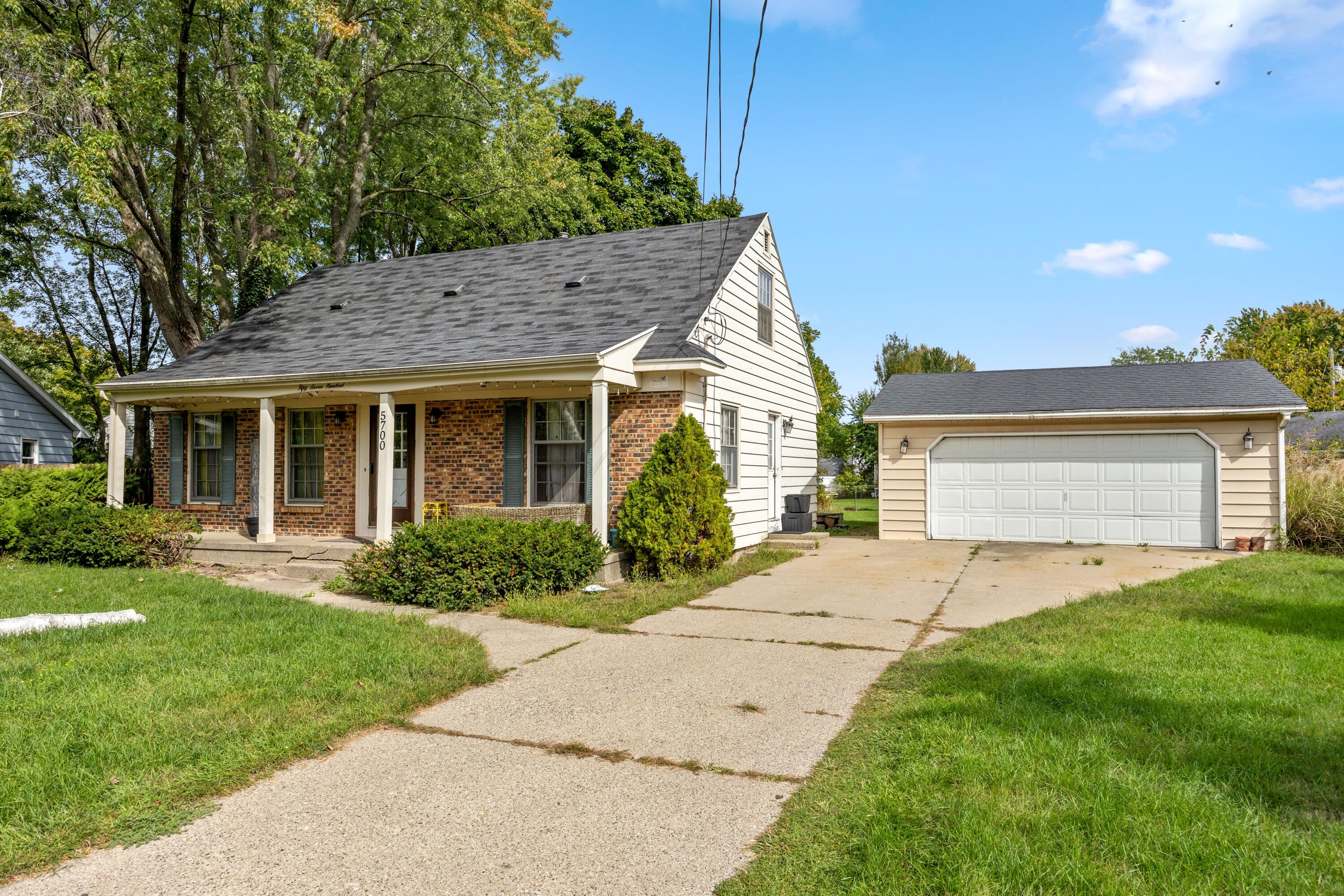 5700 Gentian Court SE