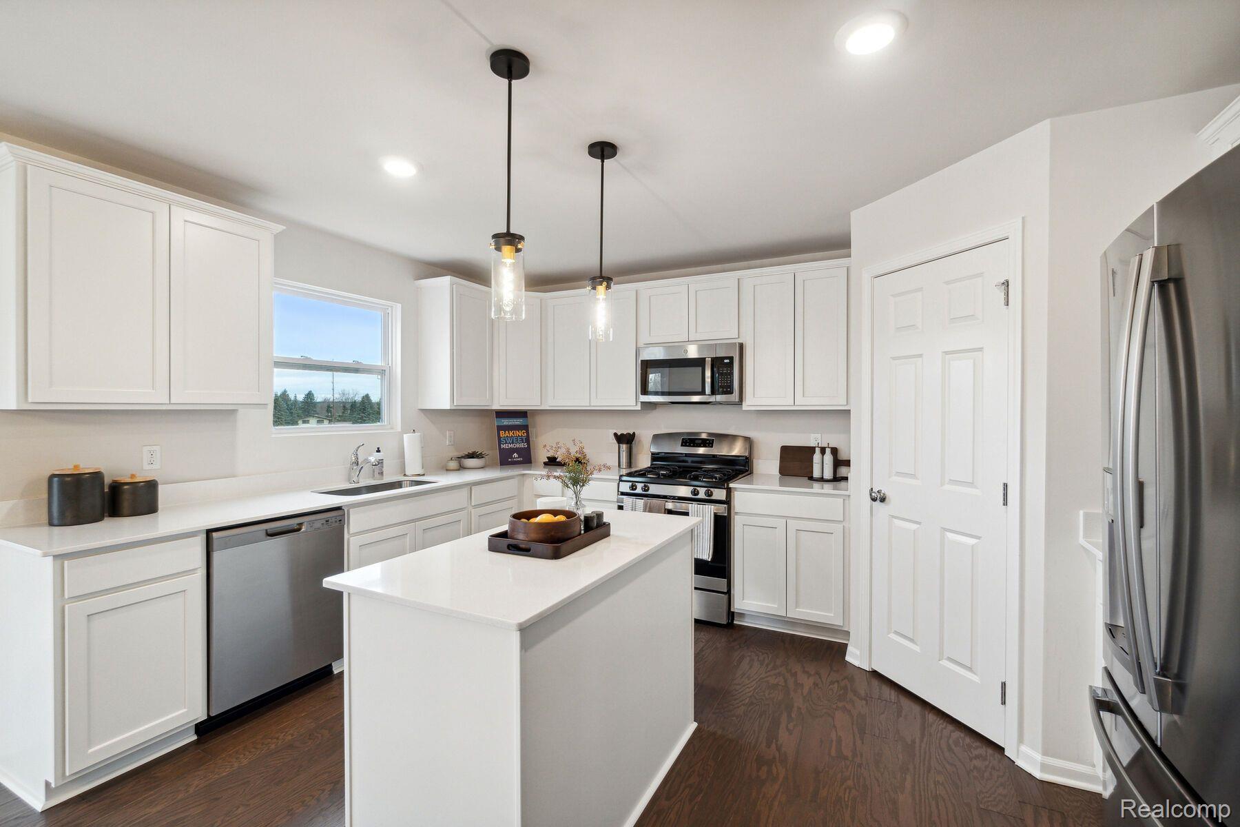 54597 MOCKINGBIRD Drive