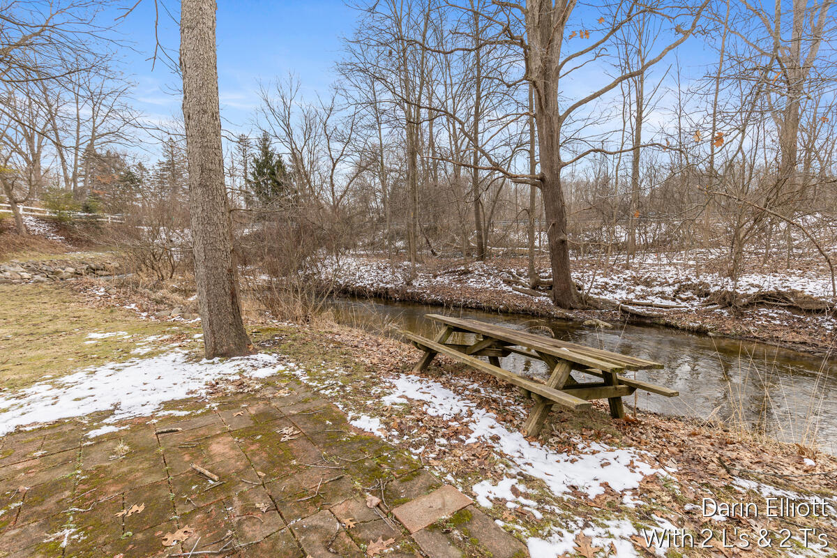 7086 W Peck Lake Road