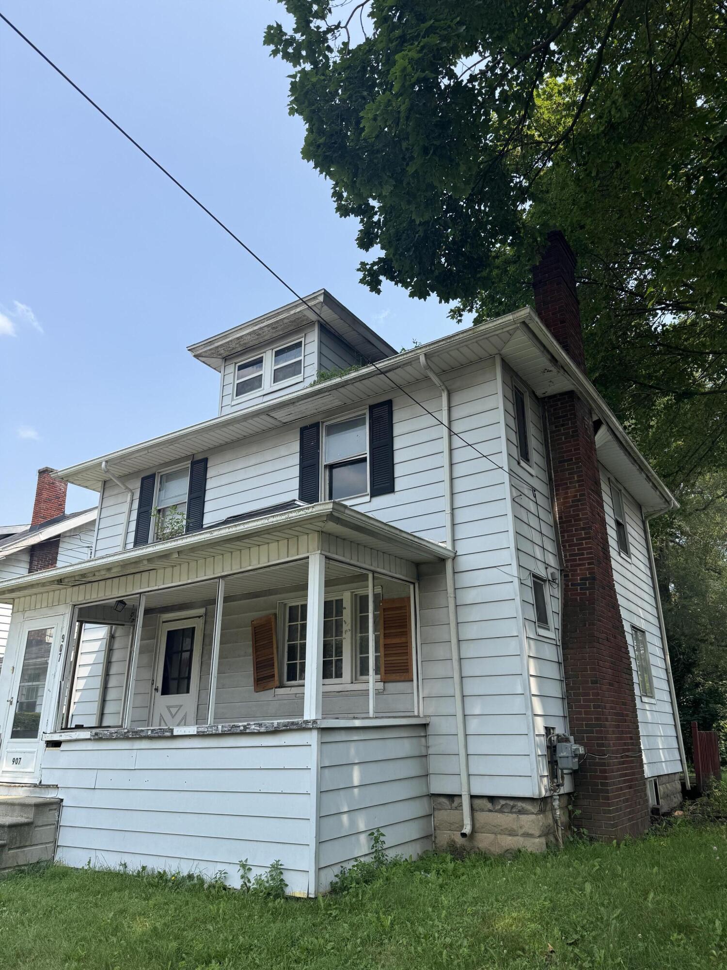 907 3rd Street