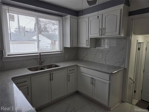 8042 Hartwell Street Detroit City MI 48228