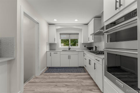 Tiny photo for 8422 Winston Lane, Dearborn Heights City, MI 48127 (MLS # 20261083084)