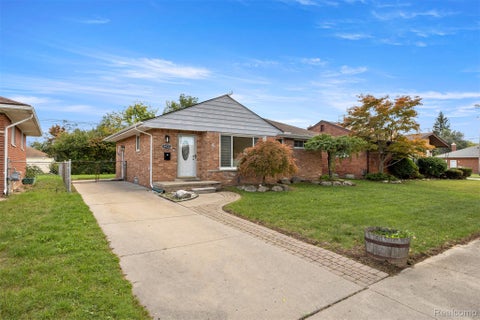 Tiny photo for 8422 Winston Lane, Dearborn Heights City, MI 48127 (MLS # 20261083084)