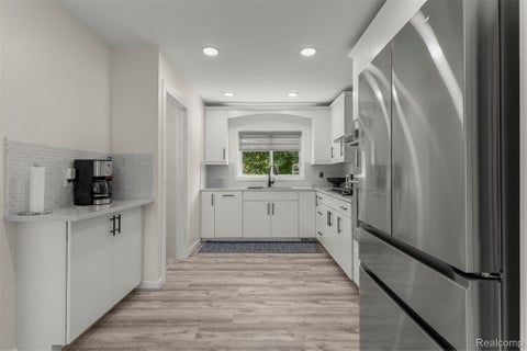 Tiny photo for 8422 Winston Lane, Dearborn Heights City, MI 48127 (MLS # 20261083084)