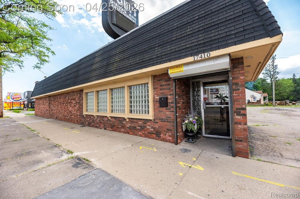 Photo of 17420 E Warren Ave, Detroit City, MI 48224 (MLS # 20261027701)