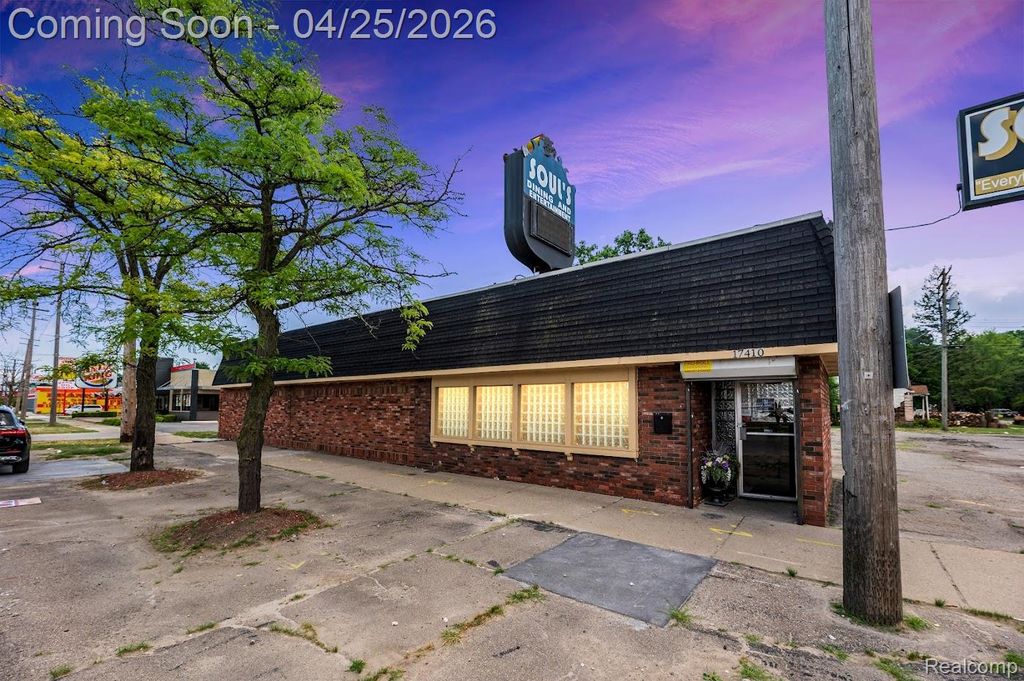 Photo of 17420 E Warren Ave, Detroit City, MI 48224 (MLS # 20261027701)