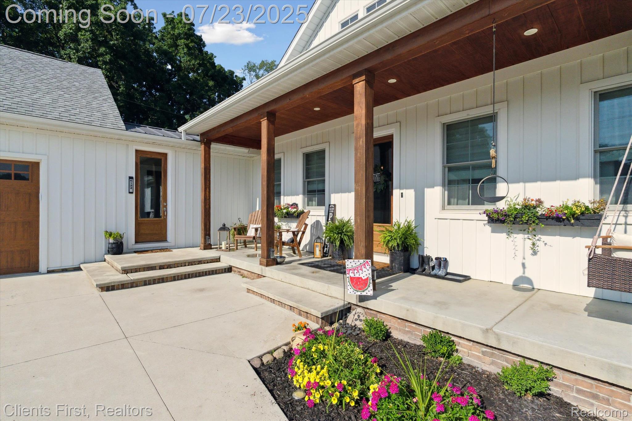 6122 Hartland Road