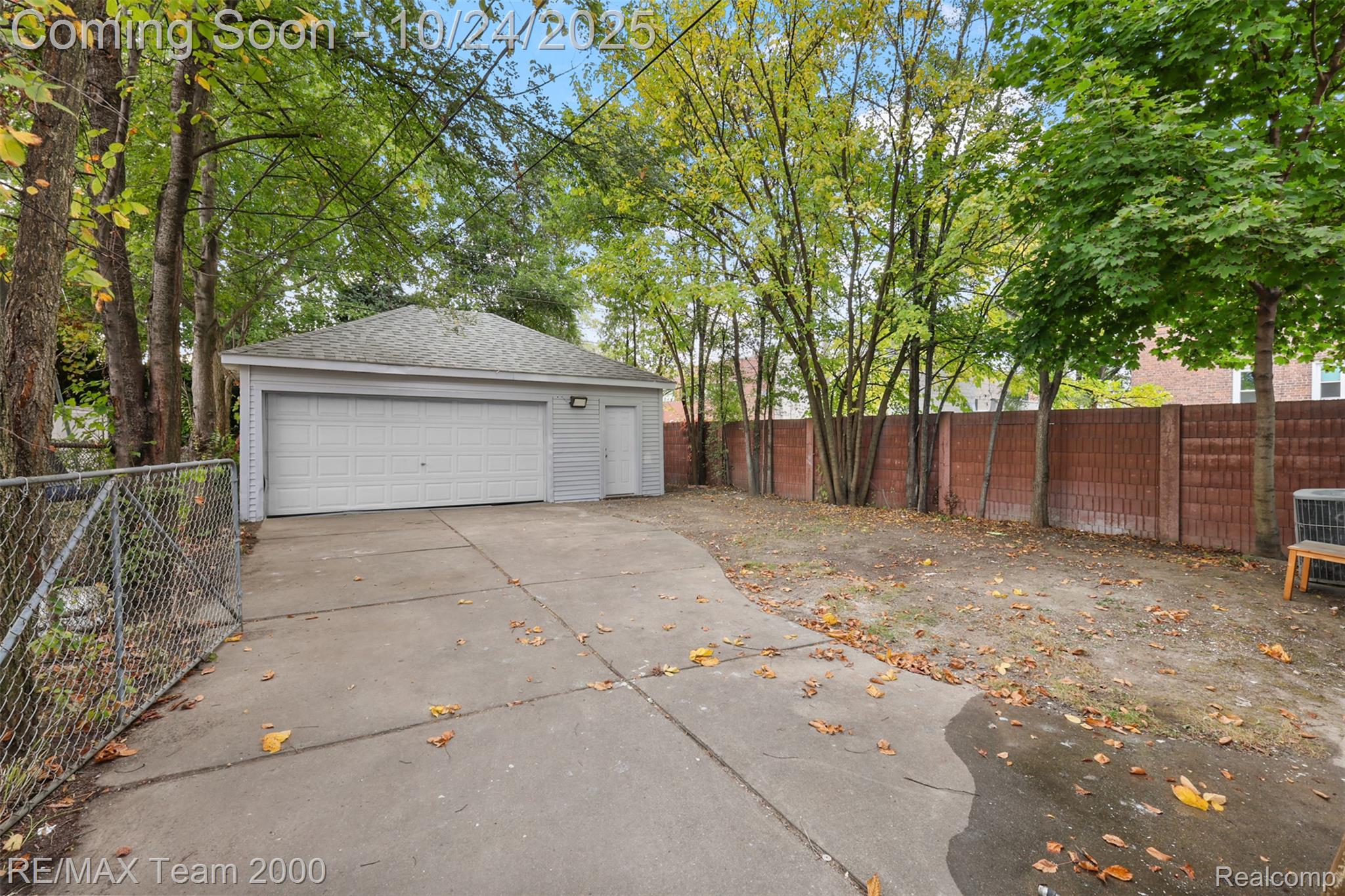 7121 Pinehurst Street