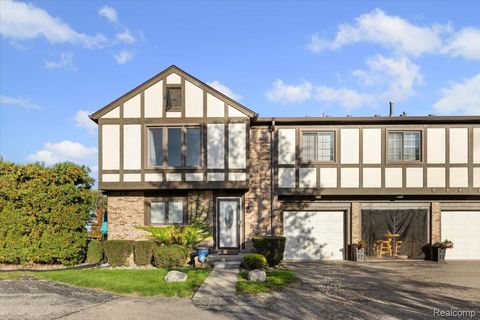 203 Lac Sainte Claire Drive St Clair Shores City MI 48082